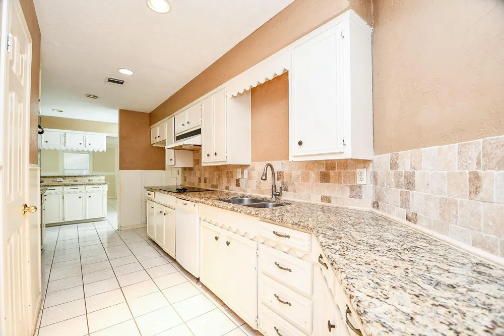 25121 Lakeview Road Katy, TX 77494