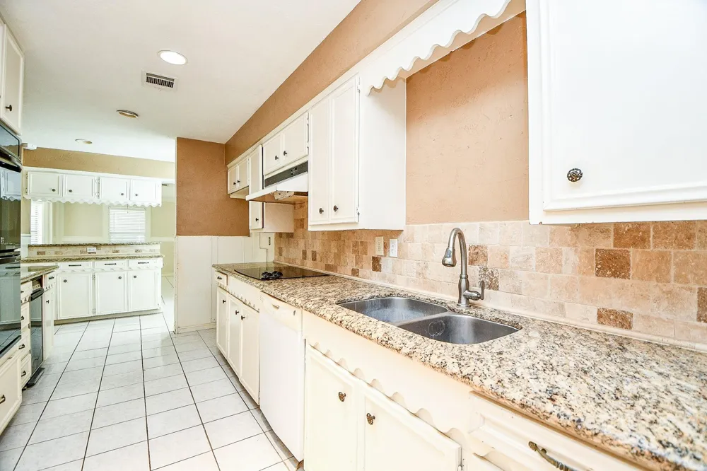 25121 Lakeview Road Katy, TX 77494