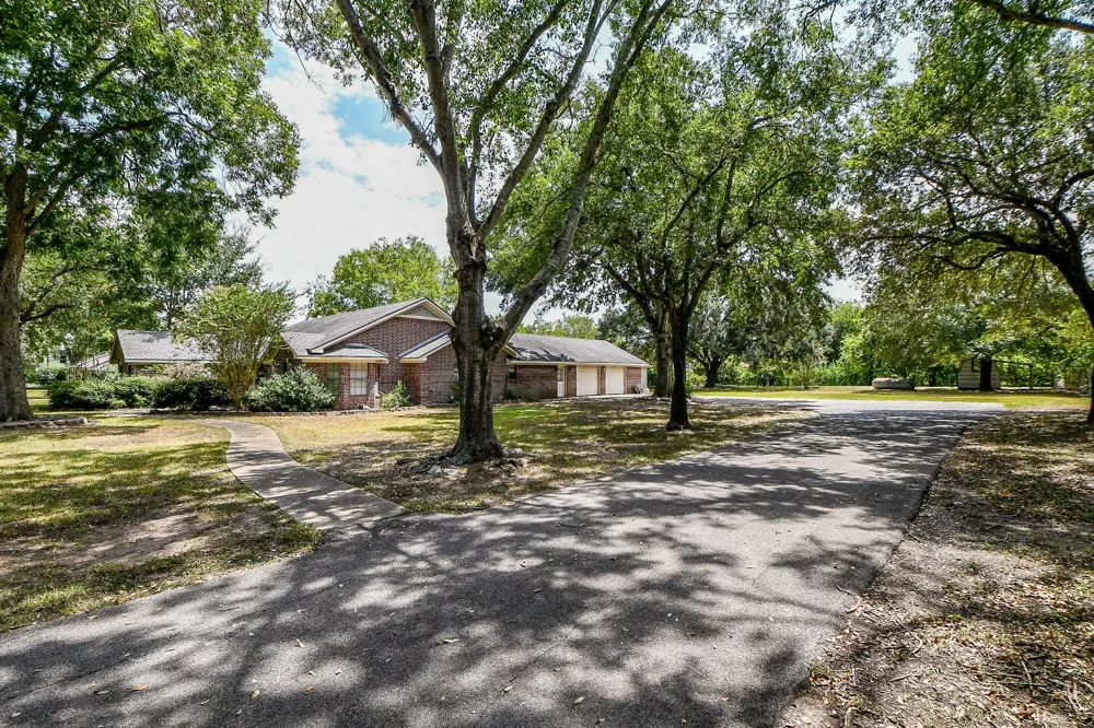 25121 Lakeview Road Katy, TX 77494