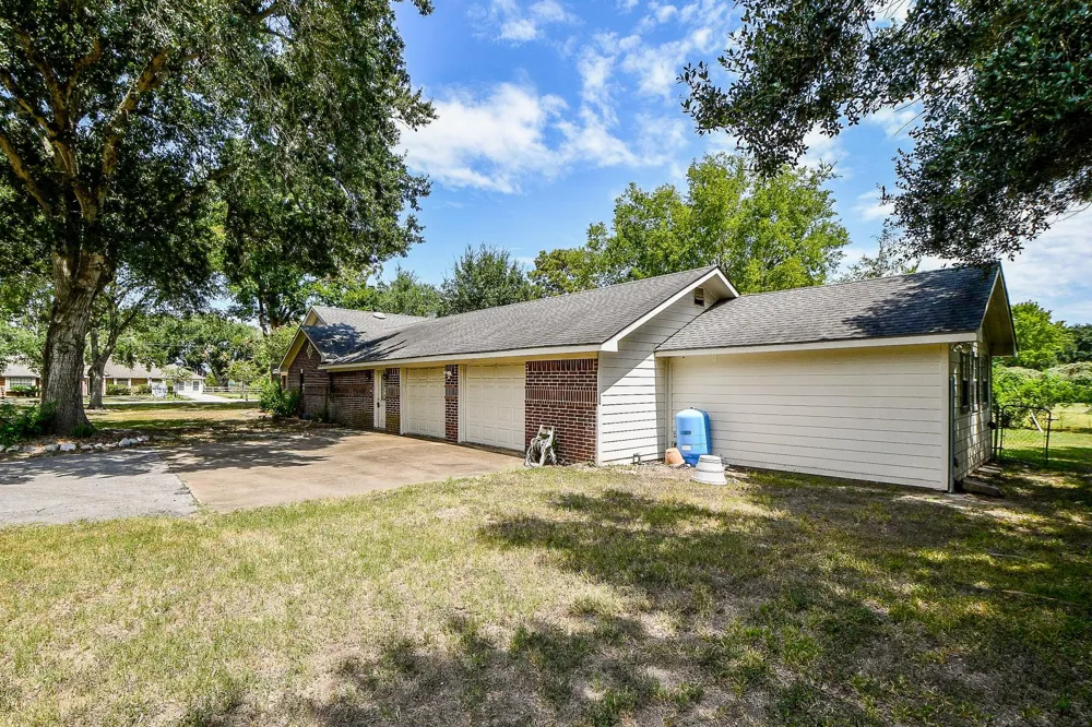25121 Lakeview Road Katy, TX 77494