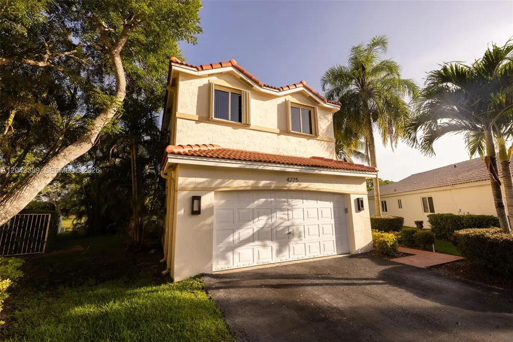 4275 Ironwood Ct Weston, FL 33331