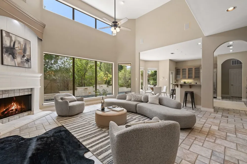 5 Tiburon Court The Hills, TX 78738