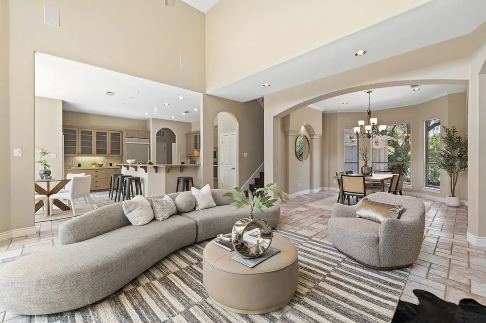 5 Tiburon Court The Hills, TX 78738