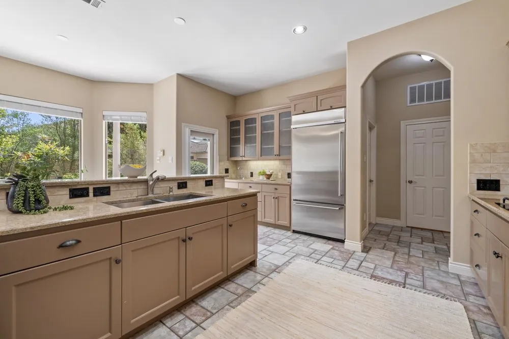 5 Tiburon Court The Hills, TX 78738