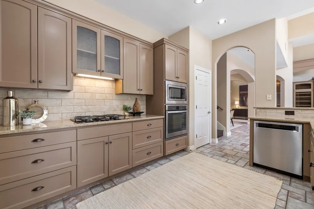 5 Tiburon Court The Hills, TX 78738