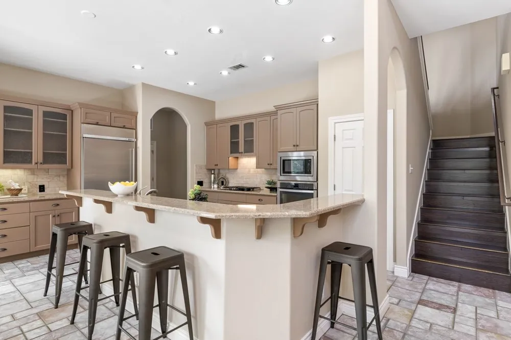 5 Tiburon Court The Hills, TX 78738