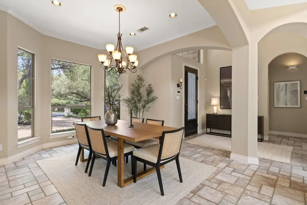 5 Tiburon Court The Hills, TX 78738