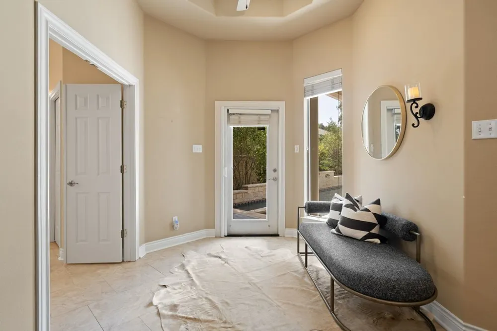 5 Tiburon Court The Hills, TX 78738
