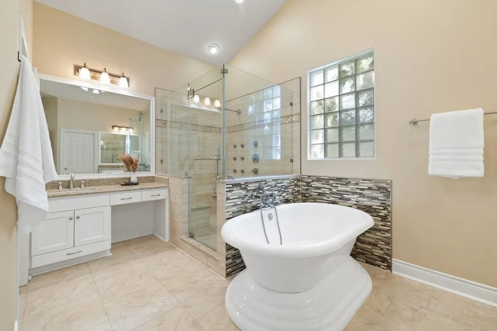 5 Tiburon Court The Hills, TX 78738