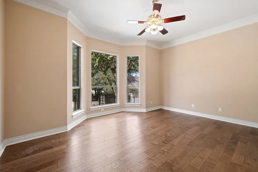 5 Tiburon Court The Hills, TX 78738
