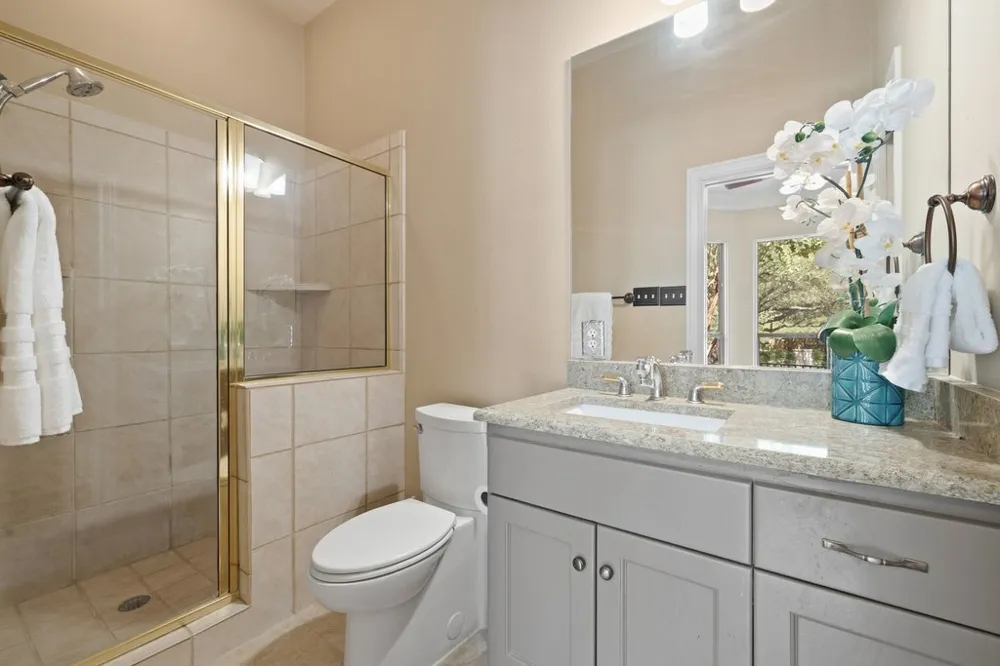 5 Tiburon Court The Hills, TX 78738
