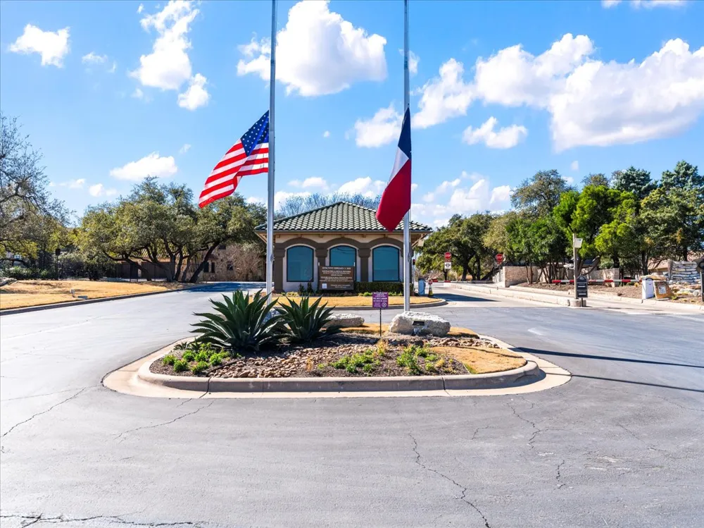5 Tiburon Court The Hills, TX 78738