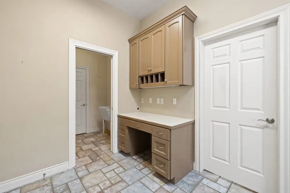 5 Tiburon Court The Hills, TX 78738