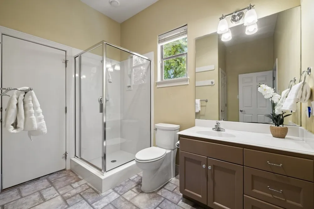 5 Tiburon Court The Hills, TX 78738