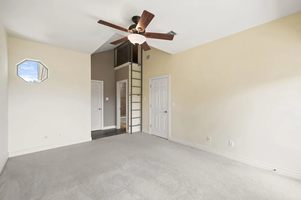 5 Tiburon Court The Hills, TX 78738