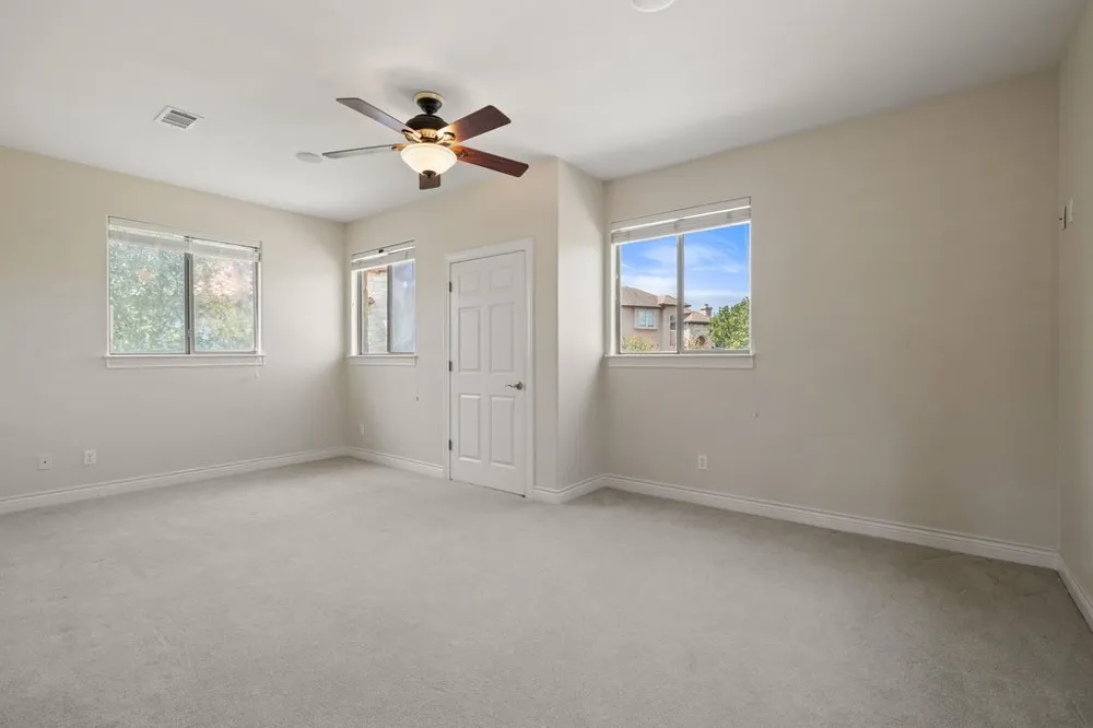 5 Tiburon Court The Hills, TX 78738