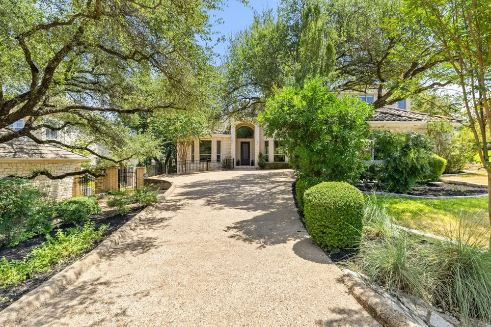 5 Tiburon Court The Hills, TX 78738