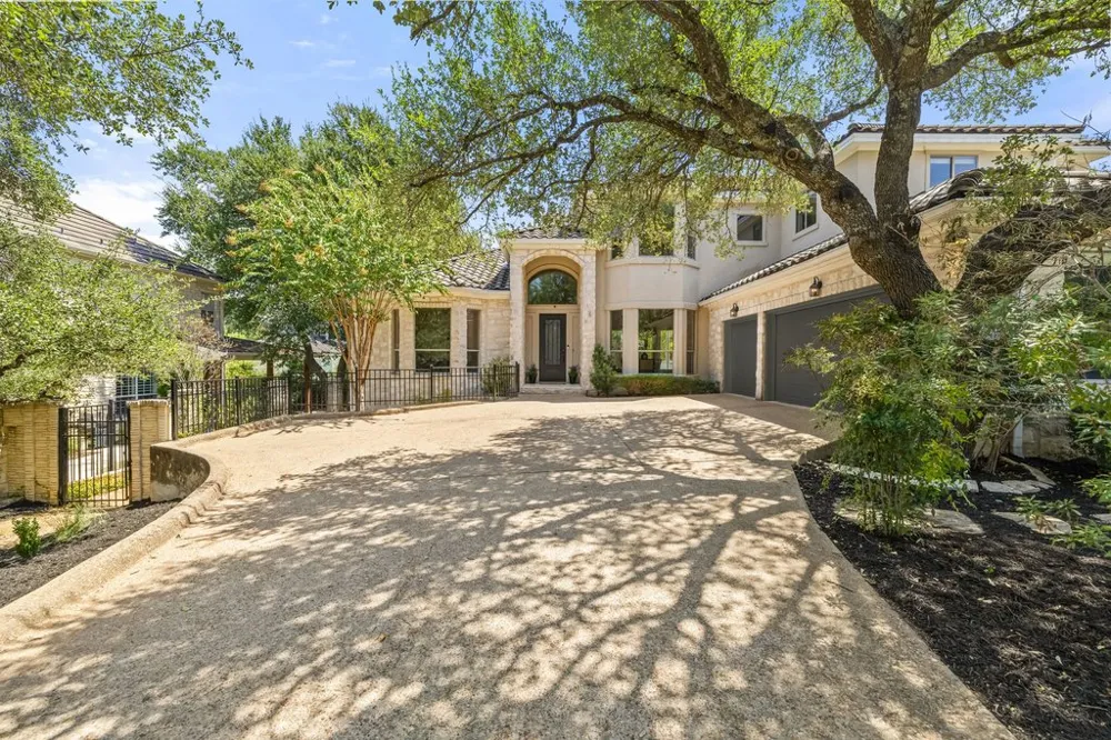 5 Tiburon Court The Hills, TX 78738