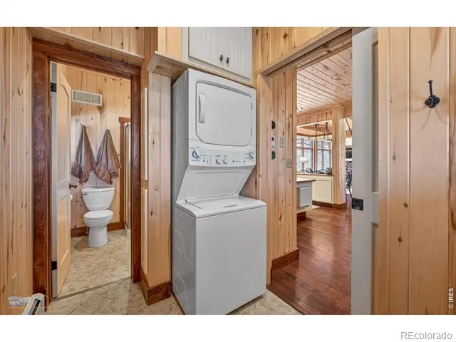942 Spruce Drive Lyons, CO 80540