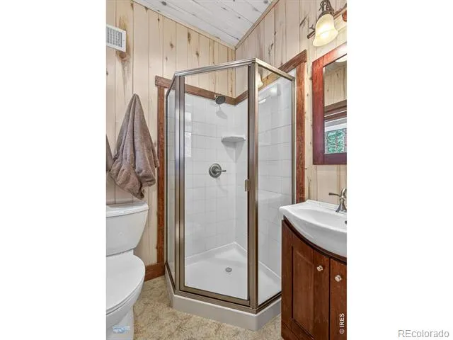 942 Spruce Drive Lyons, CO 80540