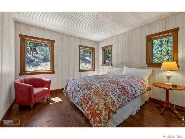 942 Spruce Drive Lyons, CO 80540