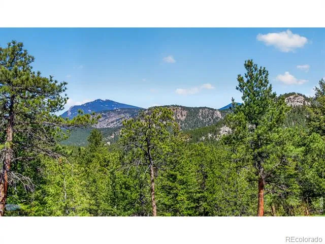 942 Spruce Drive Lyons, CO 80540