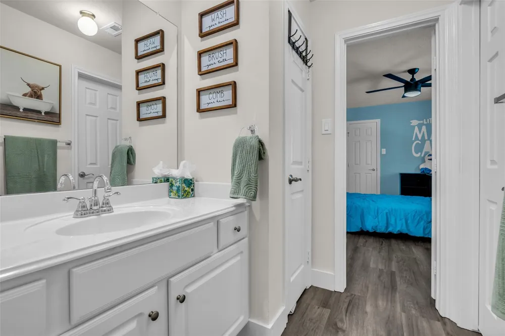 6746 Conroe Circle Manvel, TX 77578
