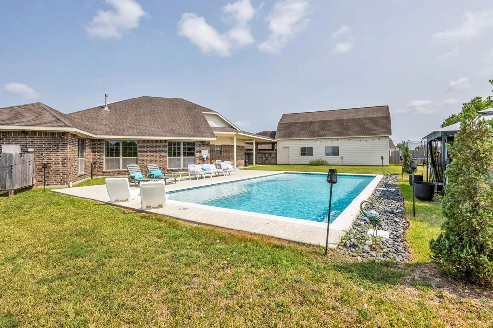 6746 Conroe Circle Manvel, TX 77578
