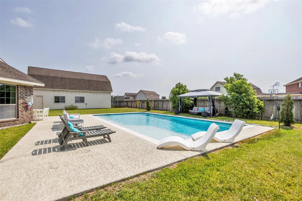 6746 Conroe Circle Manvel, TX 77578