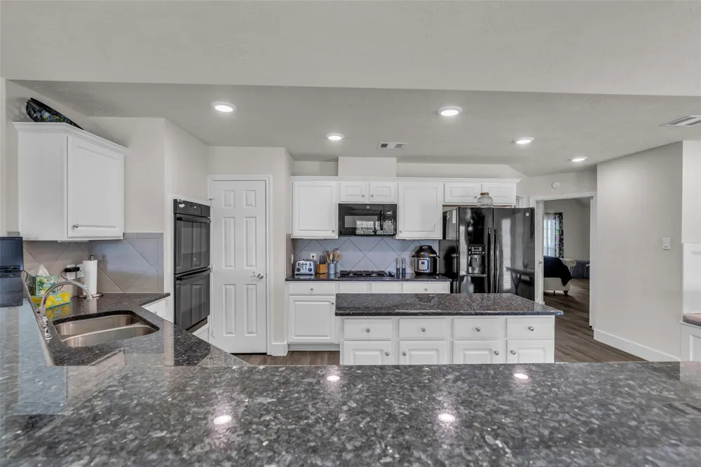 6746 Conroe Circle Manvel, TX 77578