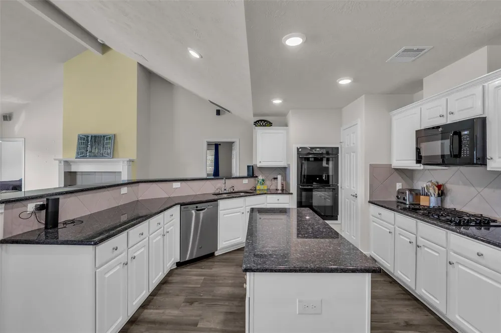 6746 Conroe Circle Manvel, TX 77578