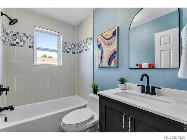 217 Park Street Lyons, CO 80540
