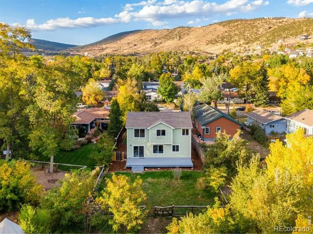 217 Park Street Lyons, CO 80540