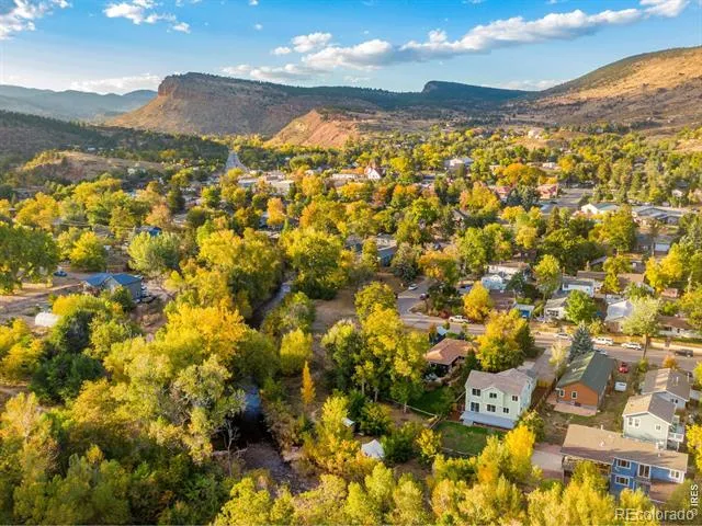 217 Park Street Lyons, CO 80540