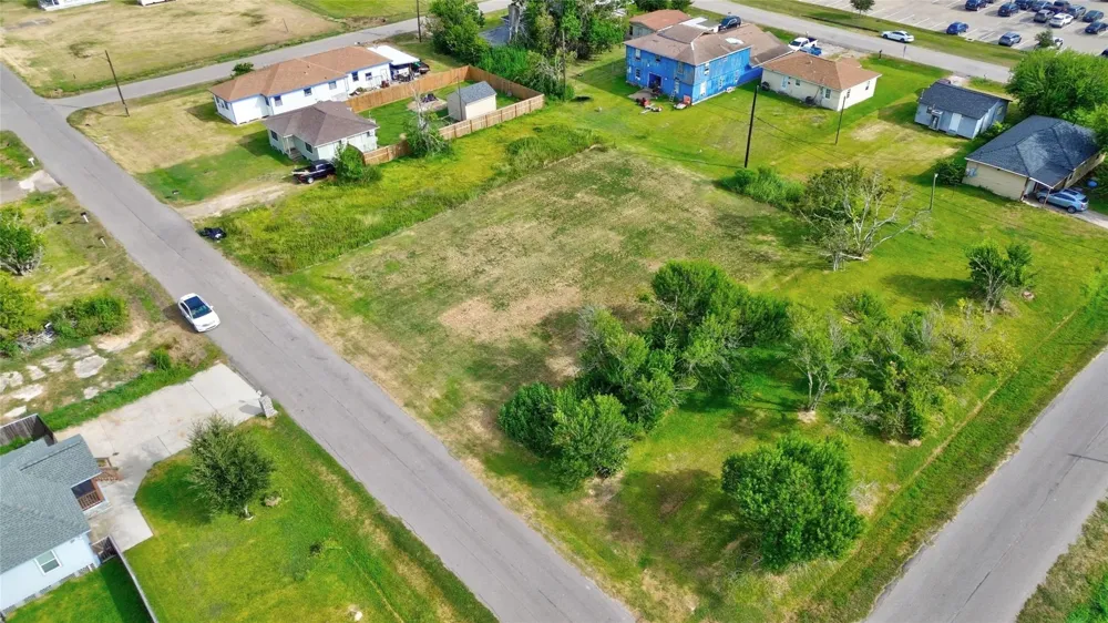 512 S Avenue G Freeport, TX 77541