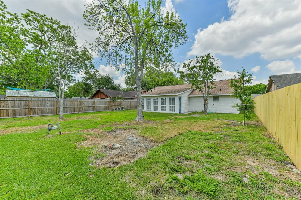 2005 Cheryl Drive Pearland, TX 77581