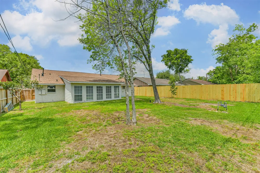 2005 Cheryl Drive Pearland, TX 77581