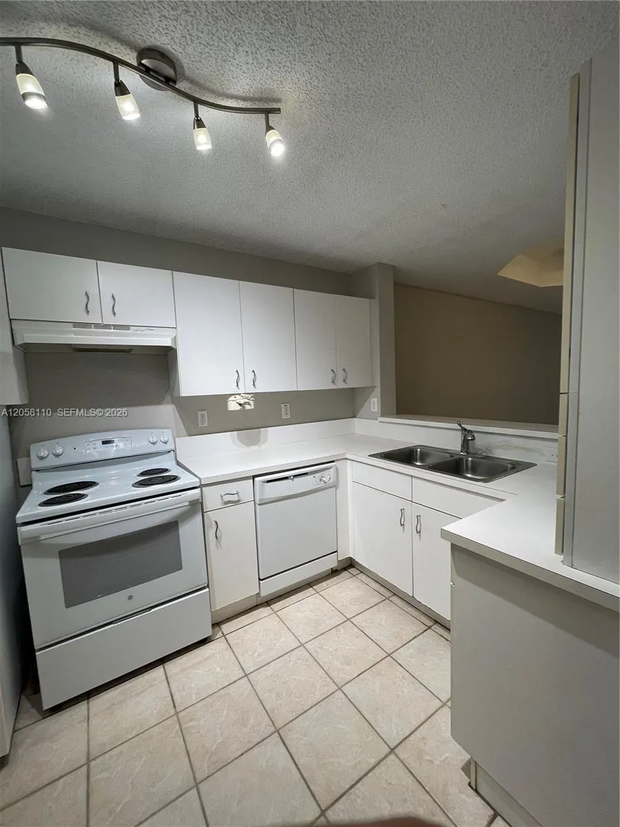14124 SW 121st Pl #3-26 Miami, FL 33186