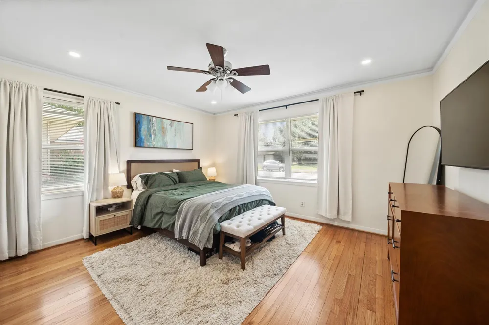 4830 Hummingbird Street Houston, TX 77035