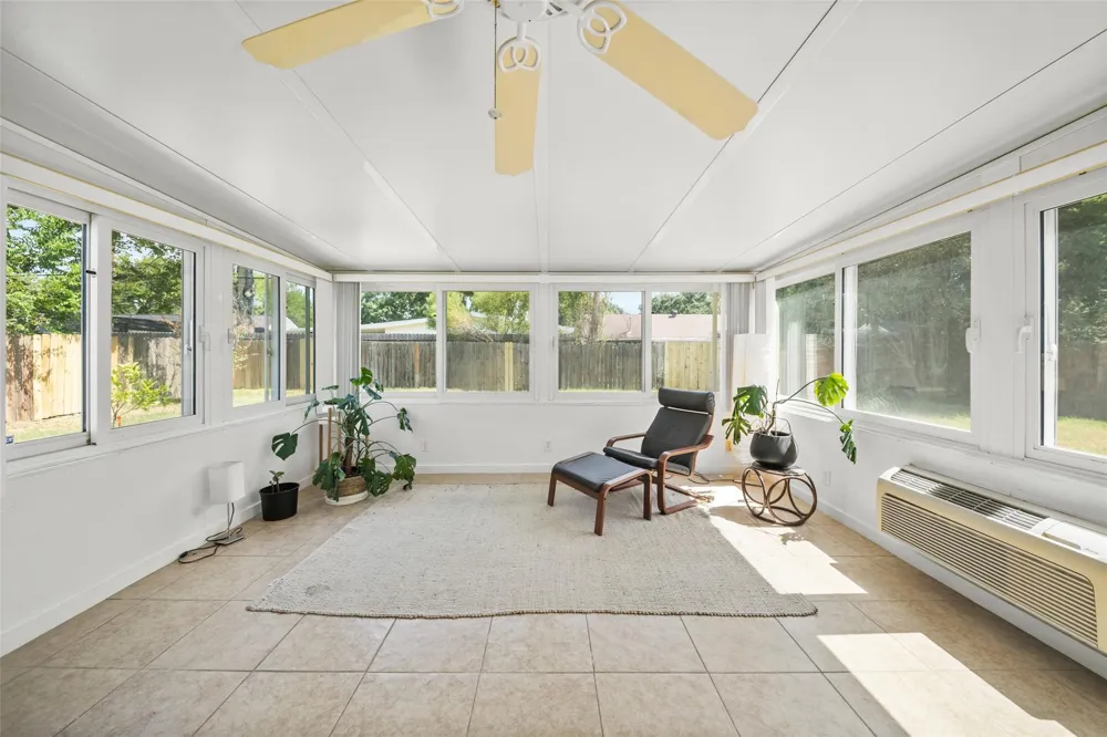 4830 Hummingbird Street Houston, TX 77035