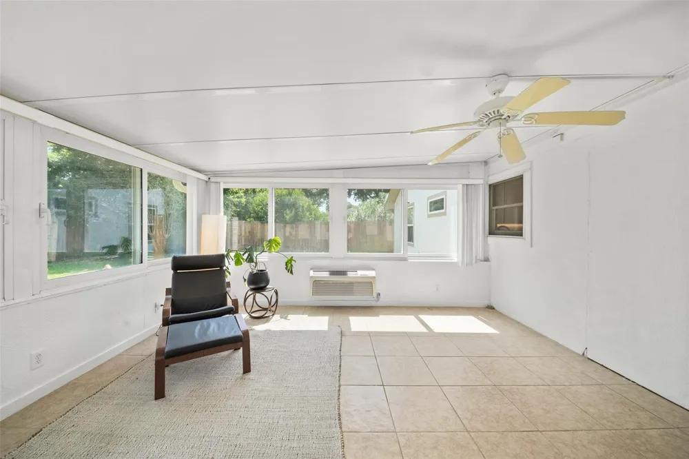 4830 Hummingbird Street Houston, TX 77035