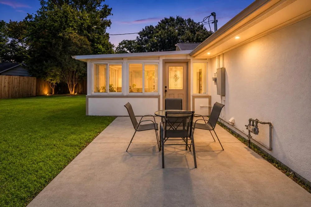 4830 Hummingbird Street Houston, TX 77035