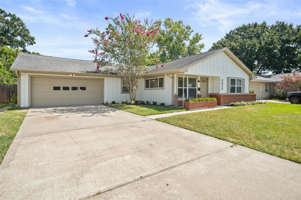 4830 Hummingbird Street Houston, TX 77035