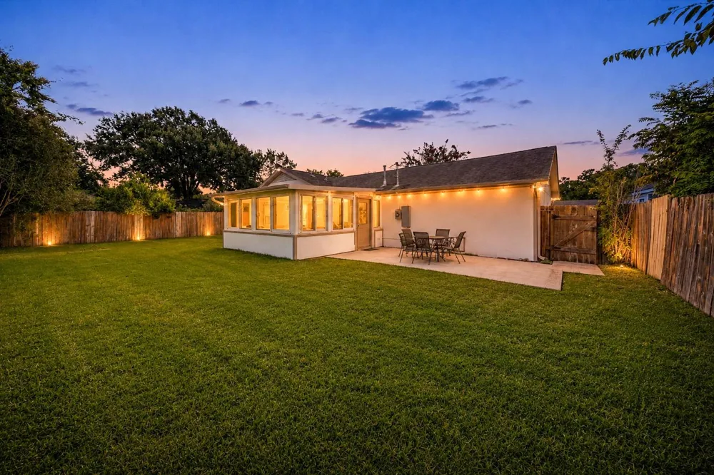 4830 Hummingbird Street Houston, TX 77035