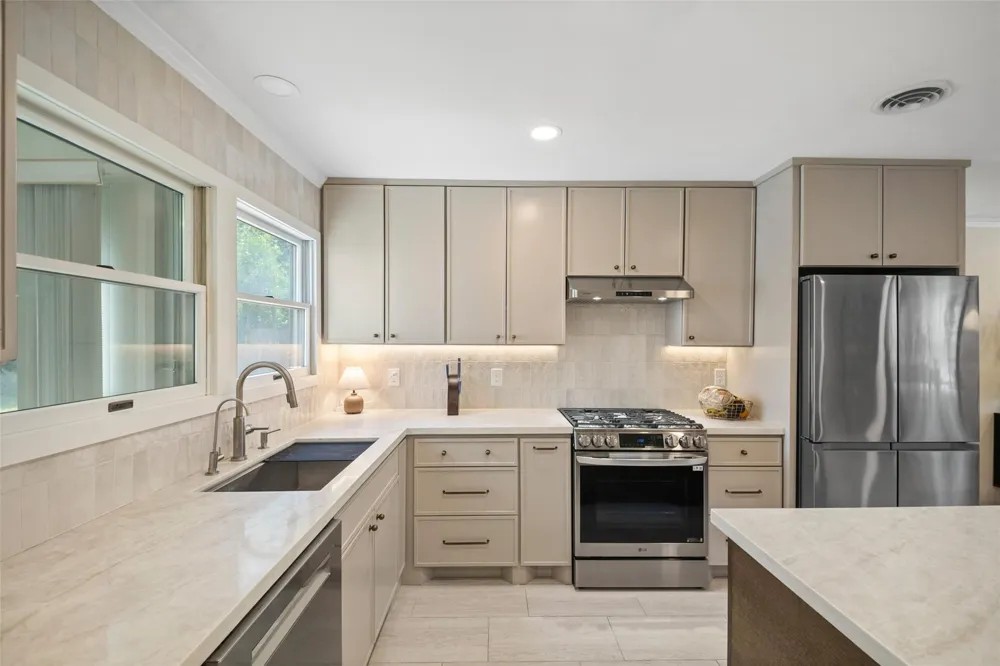 4830 Hummingbird Street Houston, TX 77035