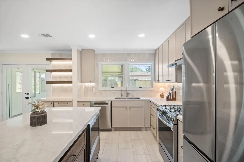 4830 Hummingbird Street Houston, TX 77035