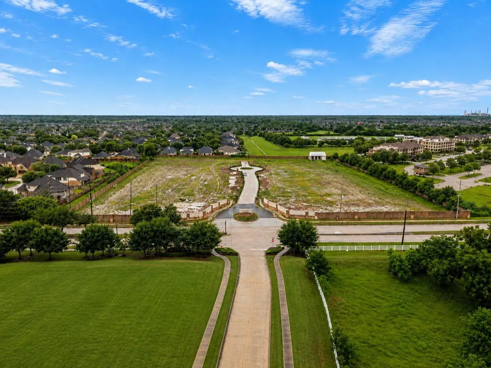 7007 Meadowview Estates Courts Sugar Land, TX 77479