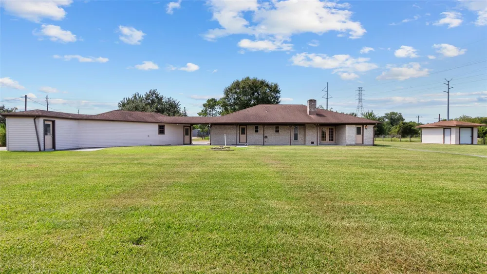 2915 Cemetery Road Santa Fe, TX 77517