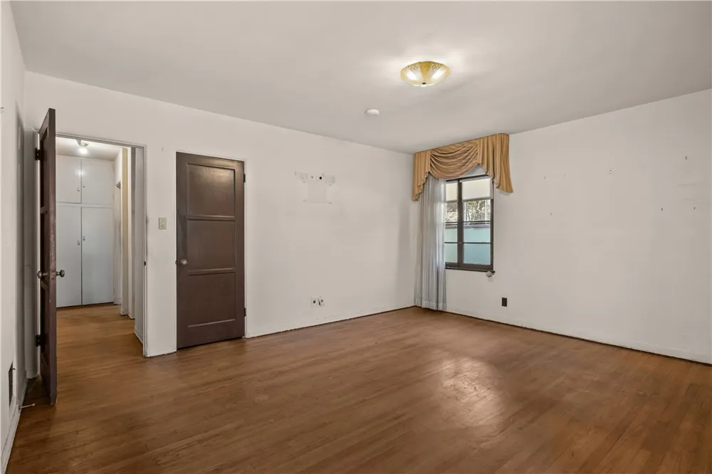 4691 College View Los Angeles, CA 90041