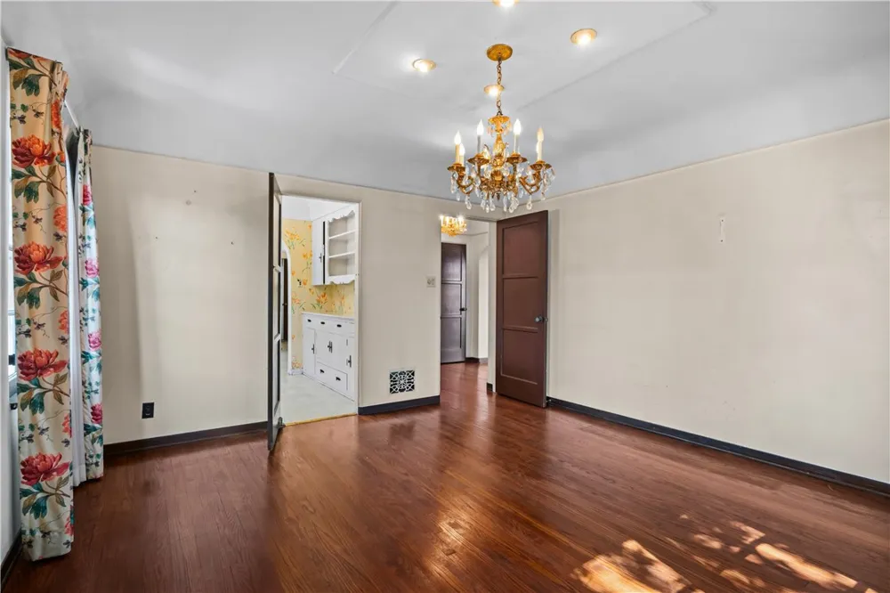 4691 College View Los Angeles, CA 90041